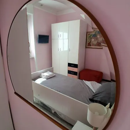 Art House Πανσιόν