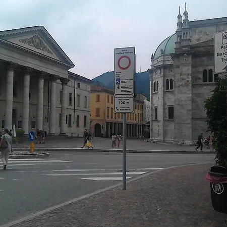 Central Art House Guest house Como